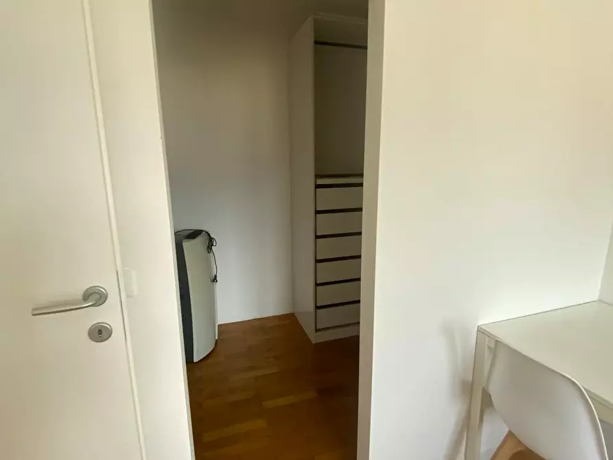 Immagine 2 di Camera in affitto  in Via Raffaello Sernesi a Bolzano