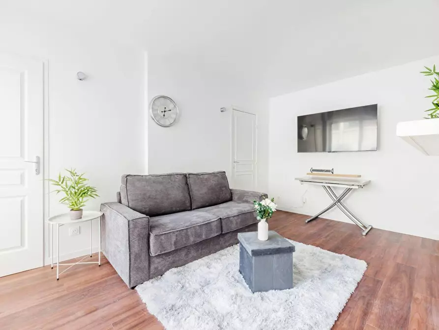 Immagine 1 di Appartamento in affitto  in Rue des Montiboeufs a Paris 20