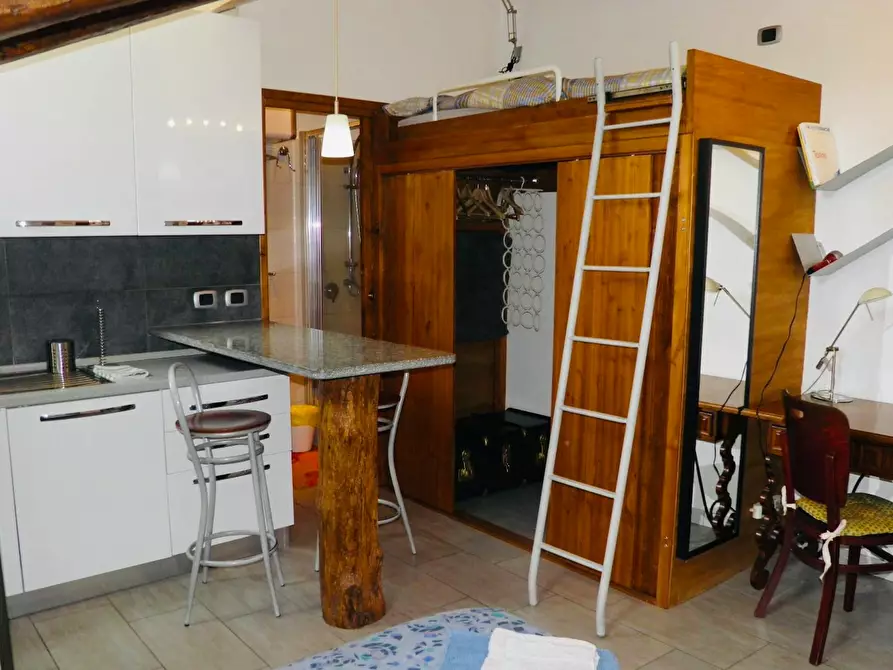 Immagine 4 di Appartamento in affitto  in Via della Misericordia a Torino