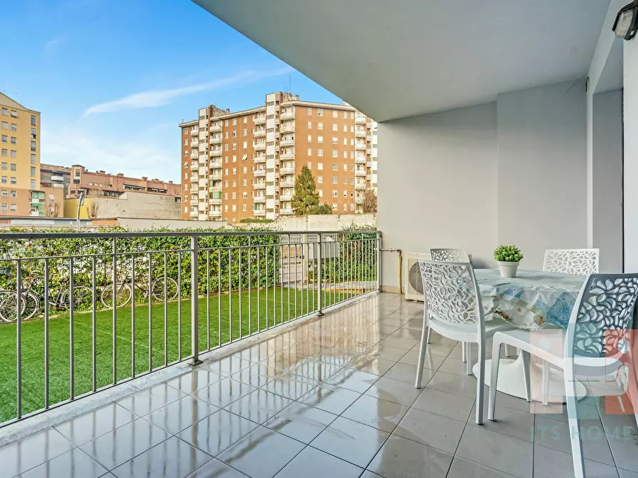 Immagine 6 di Appartamento in affitto  in Via Amilcare Bonomi a Milano