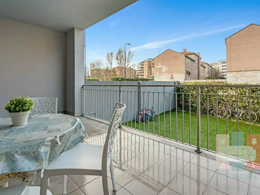 Immagine 5 di Appartamento in affitto  in Via Amilcare Bonomi a Milano