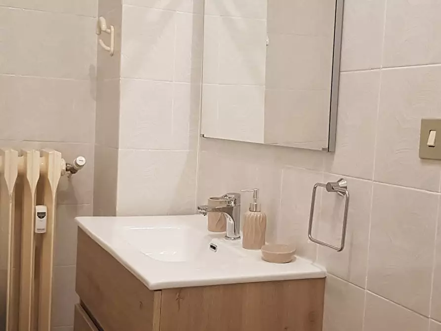 Immagine 10 di Camera in affitto  in Via Fratelli Bronzetti a Milano