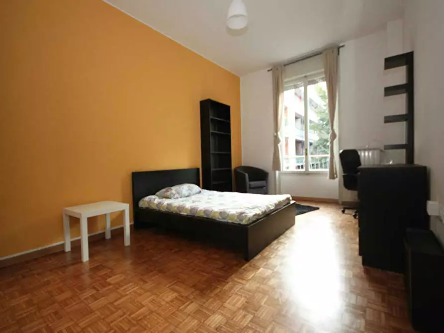 Immagine 10 di Camera in affitto  in Via Montecatini a Milano