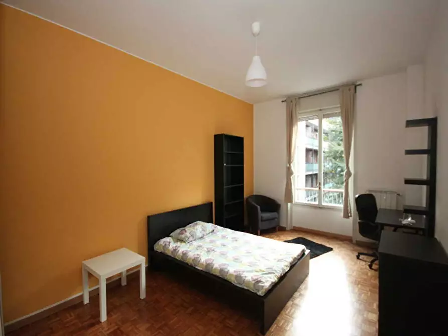 Immagine 1 di Camera in affitto  in Via Montecatini a Milano