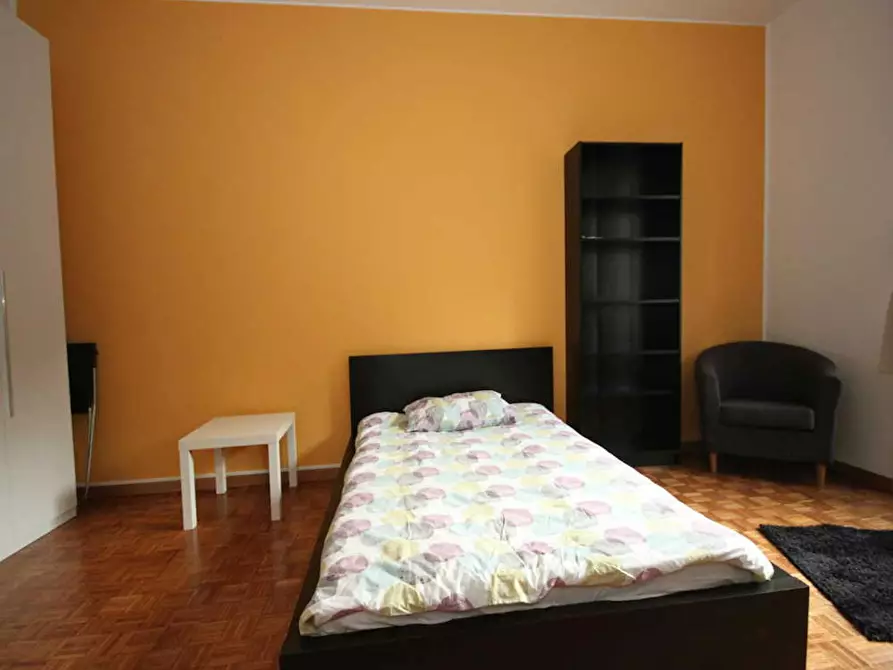 Immagine 6 di Camera in affitto  in Via Montecatini a Milano