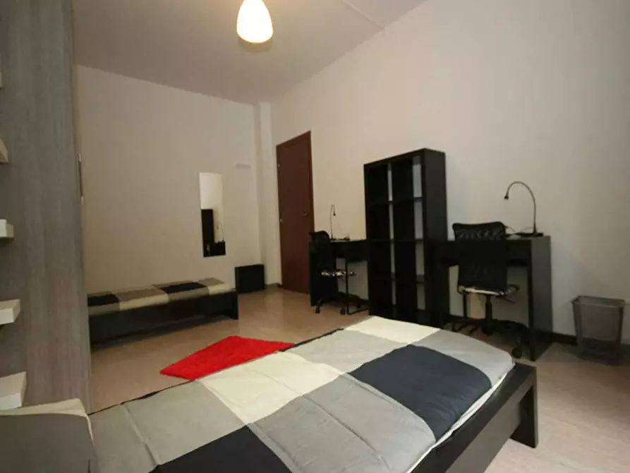 Immagine 5 di Camera in affitto  in Via Montecatini a Milano