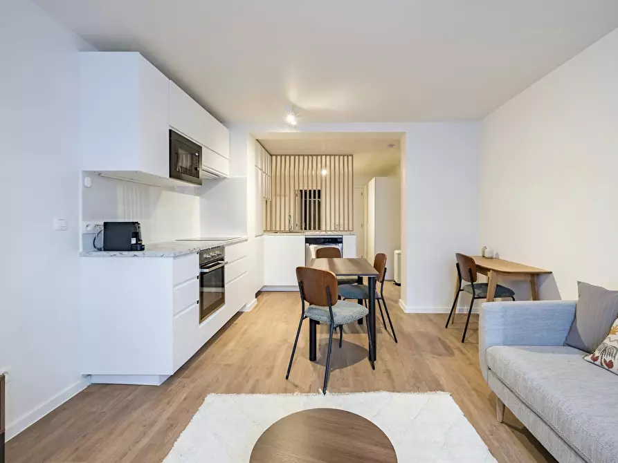 Immagine 5 di Appartamento in affitto  in Rue Baron Lambert a Etterbeek