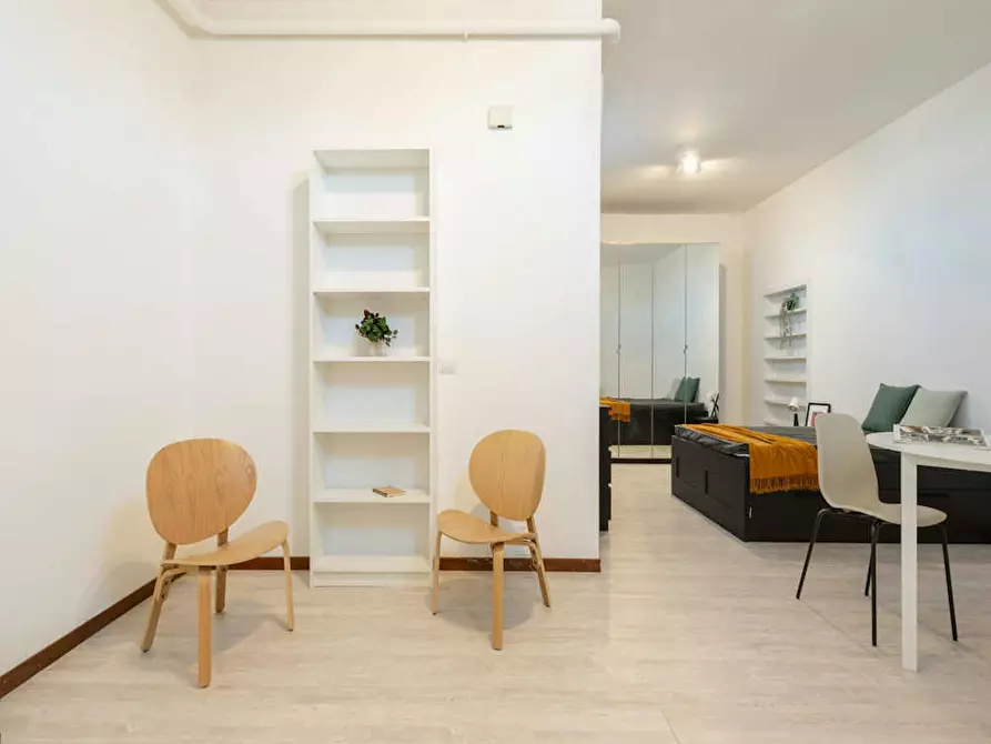 Immagine 6 di Camera in affitto  in Viale Tunisia a Milano