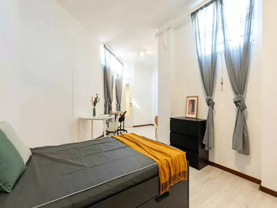 Immagine 2 di Camera in affitto  in Viale Tunisia a Milano