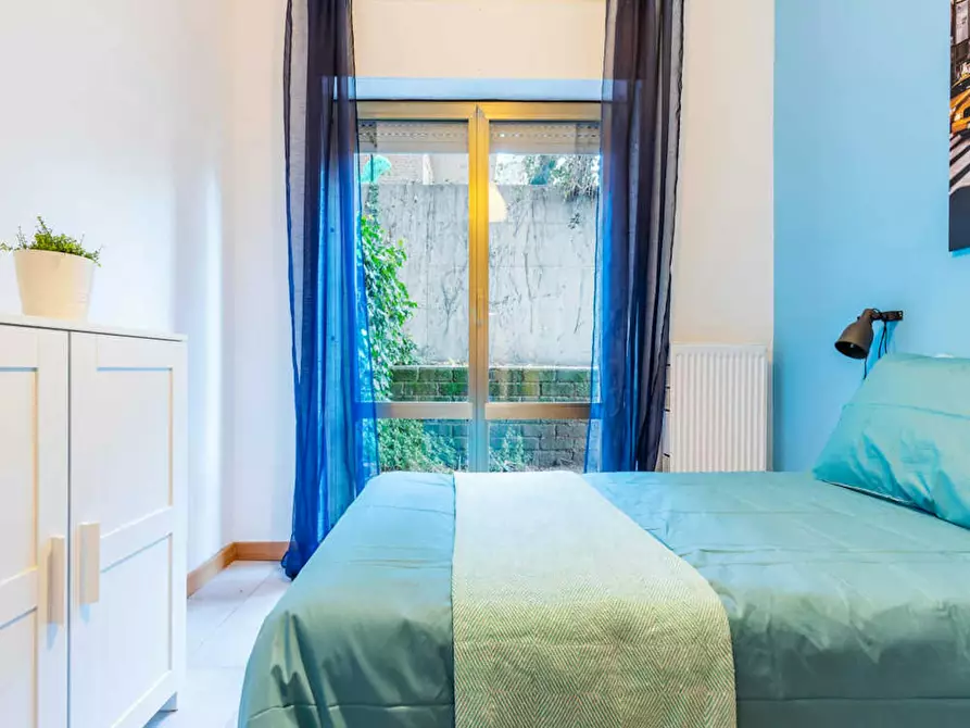 Immagine 2 di Camera in affitto  in Via Fiume delle Perle a Roma