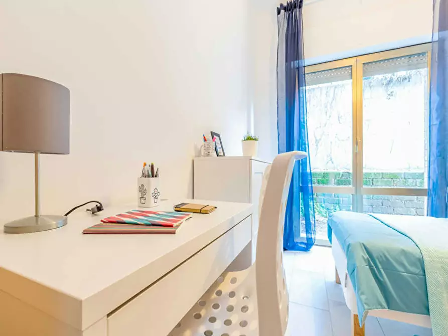 Immagine 5 di Camera in affitto  in Via Fiume delle Perle a Roma