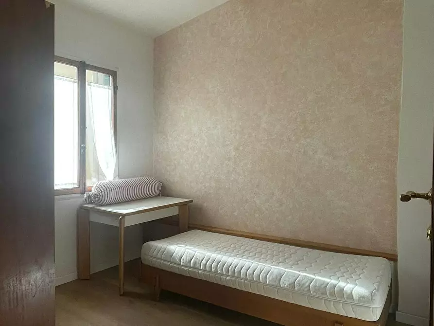 Immagine 10 di Camera in affitto  in Piazza di Cestello a Firenze