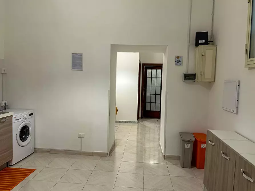 Immagine 8 di Camera in affitto  in Vico Sedil Capuano a Napoli