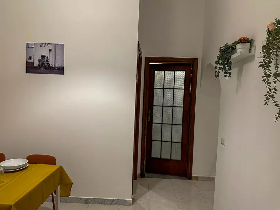 Immagine 10 di Camera in affitto  in Vico Sedil Capuano a Napoli