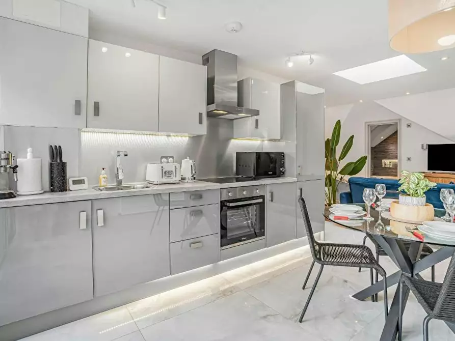 Immagine 2 di Appartamento in affitto  in Wembley Park Drive a Brent