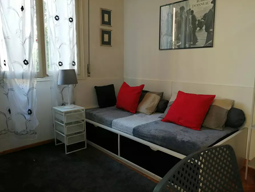 Immagine 1 di Camera in affitto  in Via Pietro Calzetta a Padova