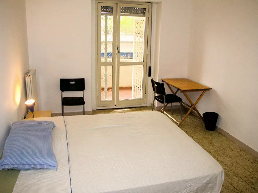 Immagine 1 di Camera in affitto  in Via Giuseppe de Robertis a Roma