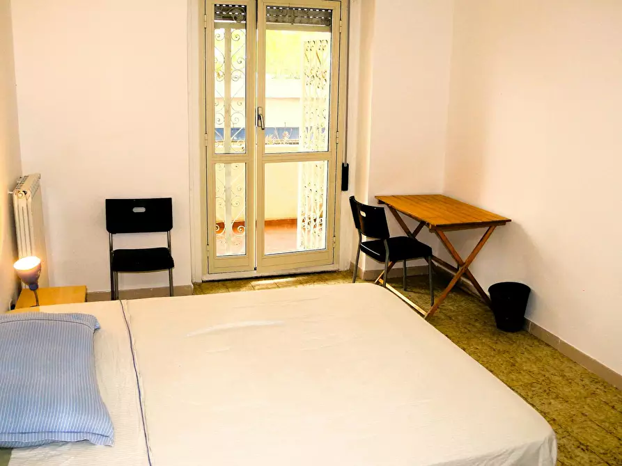 Immagine 4 di Camera in affitto  in Via Giuseppe de Robertis a Roma