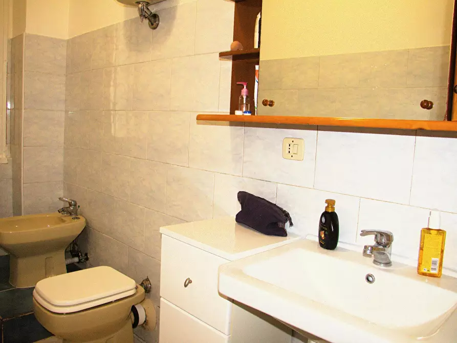 Immagine 10 di Camera in affitto  in Via Giuseppe de Robertis a Roma