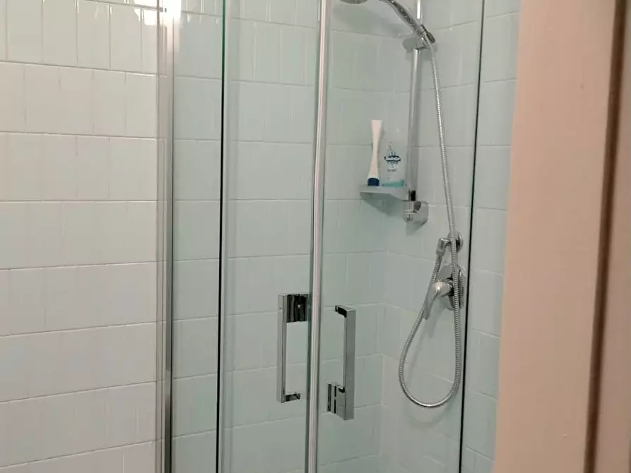 Immagine 9 di Camera in affitto  in Via Medardo Rosso a Milano