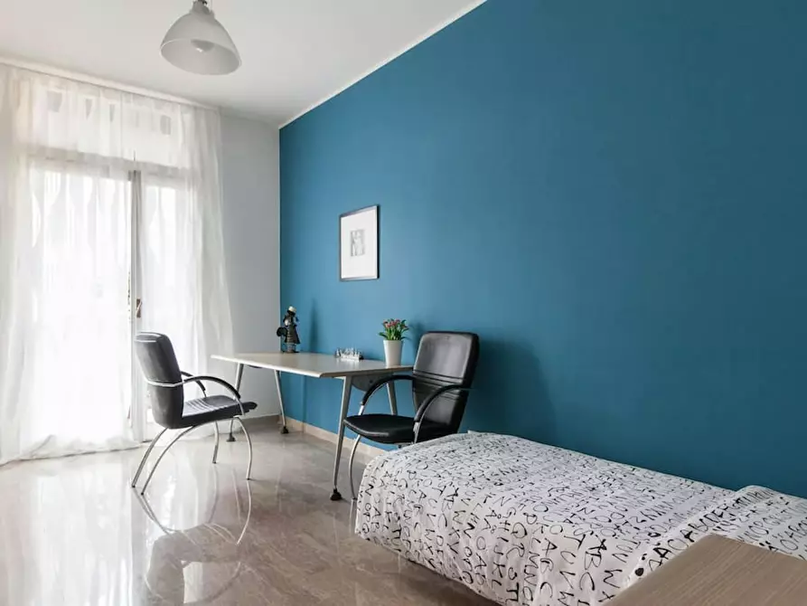 Immagine 1 di Camera in affitto  in Via Medardo Rosso a Milano