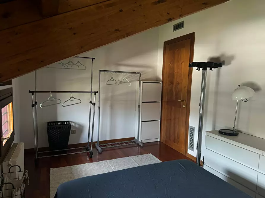 Immagine 6 di Camera in affitto  in Piazza Ferrari Enzo a Montebelluna