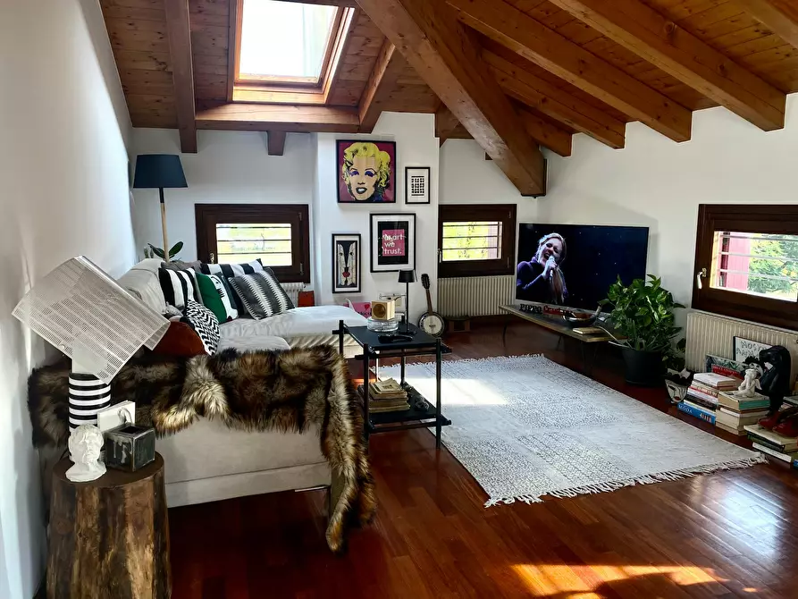 Immagine 3 di Camera in affitto  in Piazza Ferrari Enzo a Montebelluna