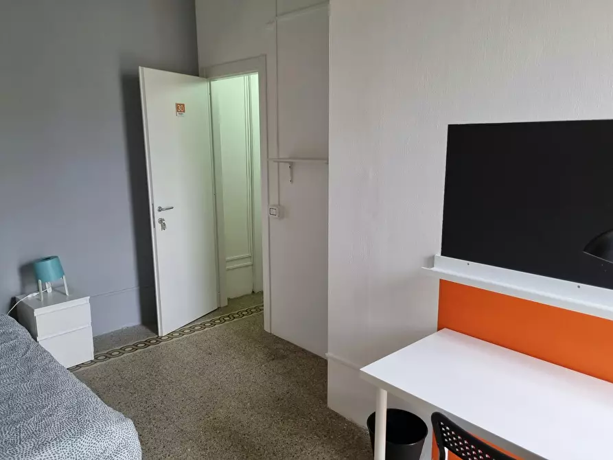 Immagine 3 di Camera in affitto  in Via Pietro Trinchera a Napoli