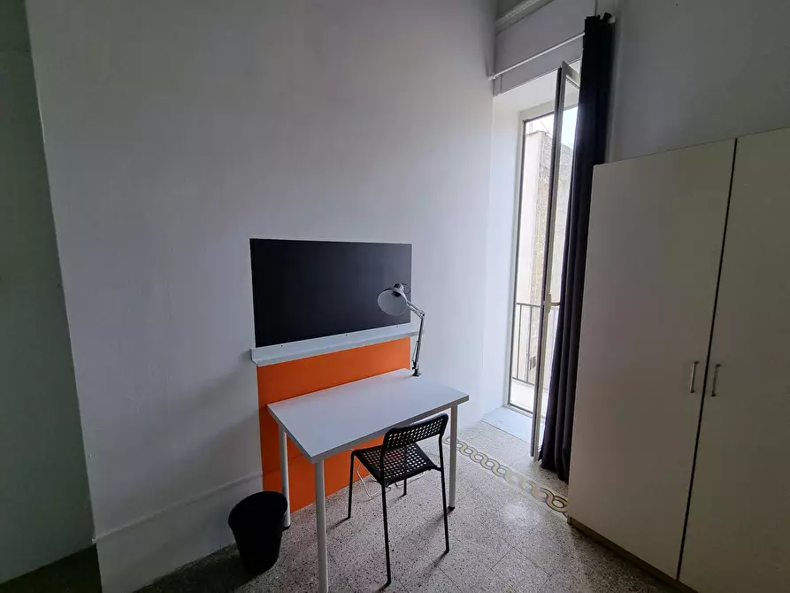 Immagine 5 di Camera in affitto  in Via Pietro Trinchera a Napoli