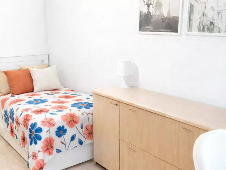 Immagine 2 di Camera in affitto  in Via Medardo Rosso a Milano