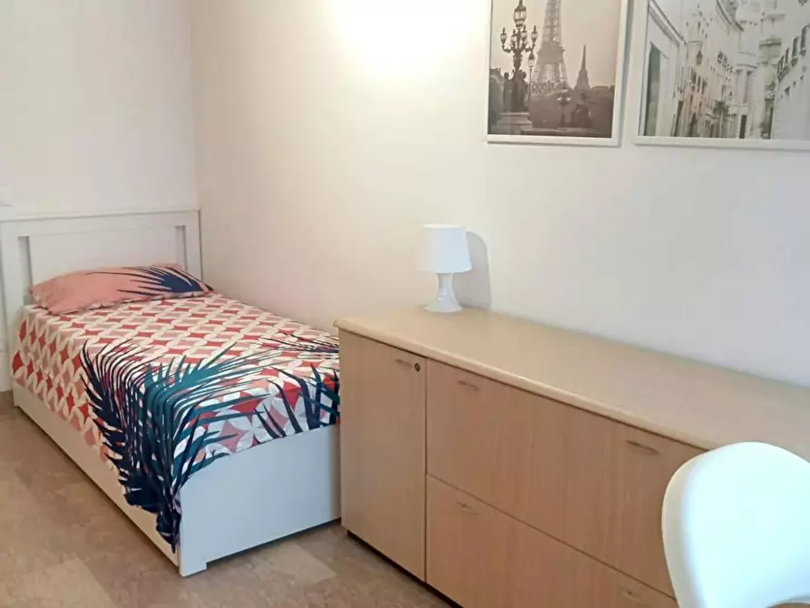 Immagine 3 di Camera in affitto  in Via Medardo Rosso a Milano