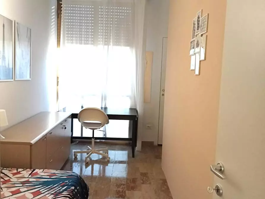 Immagine 2 di Camera in affitto  in Via Medardo Rosso a Milano