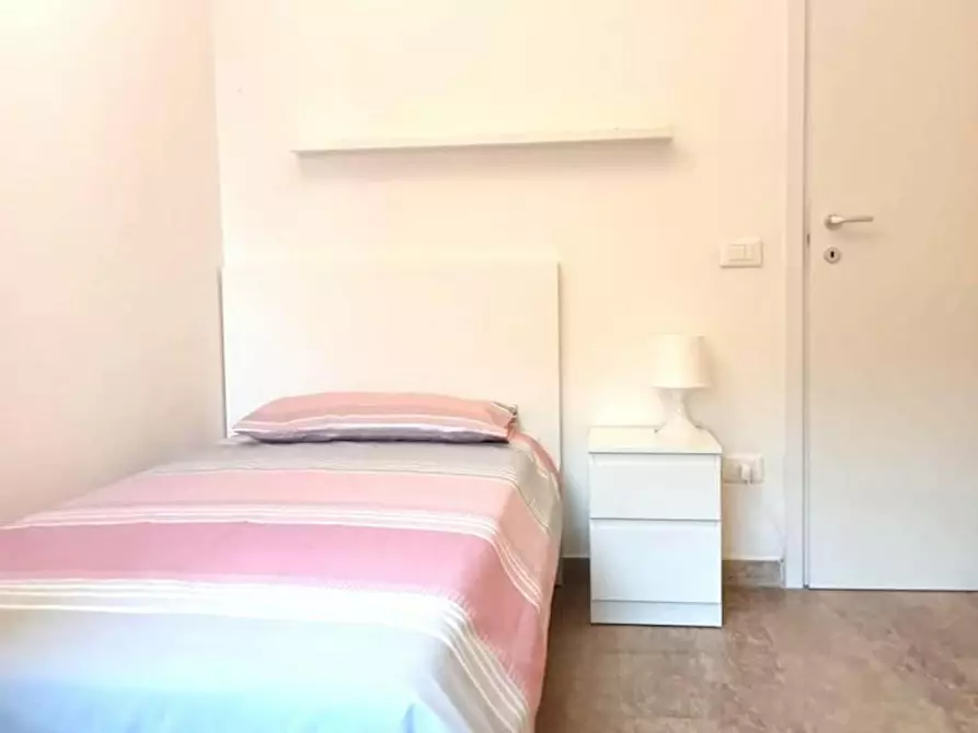 Immagine 2 di Camera in affitto  in Via Medardo Rosso a Milano
