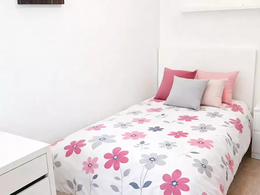 Immagine 2 di Camera in affitto  in Via Medardo Rosso a Milano