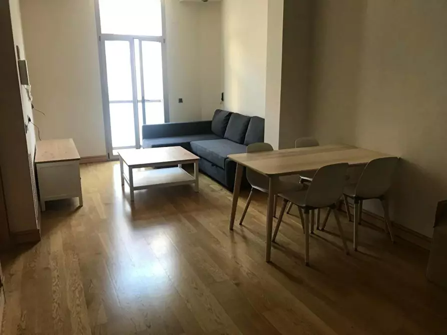 Immagine 1 di Appartamento in affitto  in Calle de la Palma a Madrid