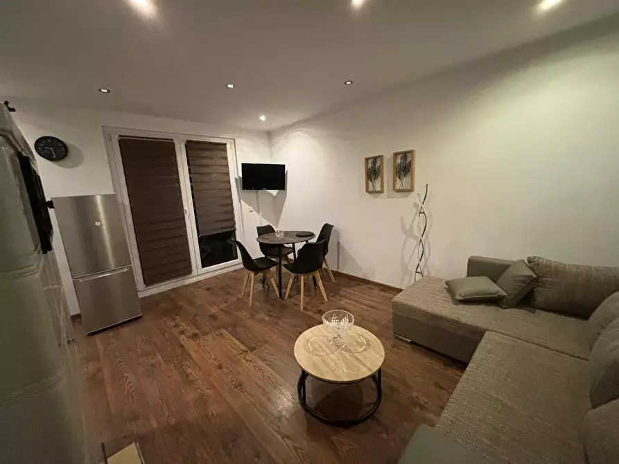 Immagine 1 di Appartamento in affitto  in Erich-Klausener-Straße a Düsseldorf