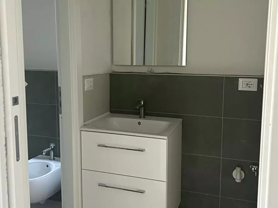 Immagine 6 di Appartamento in affitto  in Via Riva di Trento a Milano