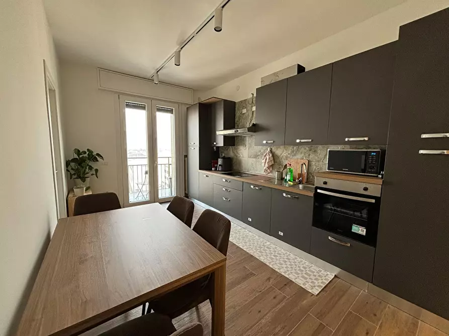 Immagine 1 di Camera in affitto  in Via Enrico degli Scrovegni a Padova