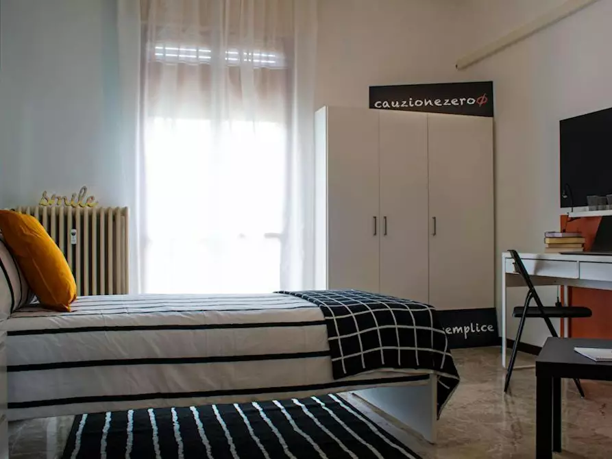 Immagine 4 di Camera in affitto  in Via Bligny a Brescia