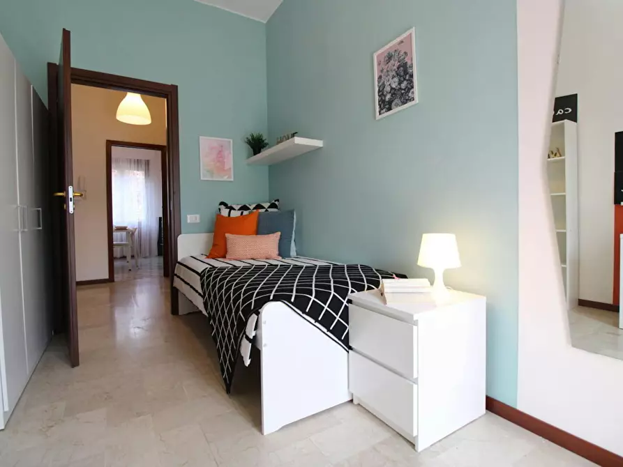 Immagine 4 di Camera in affitto  in Via Bligny a Brescia