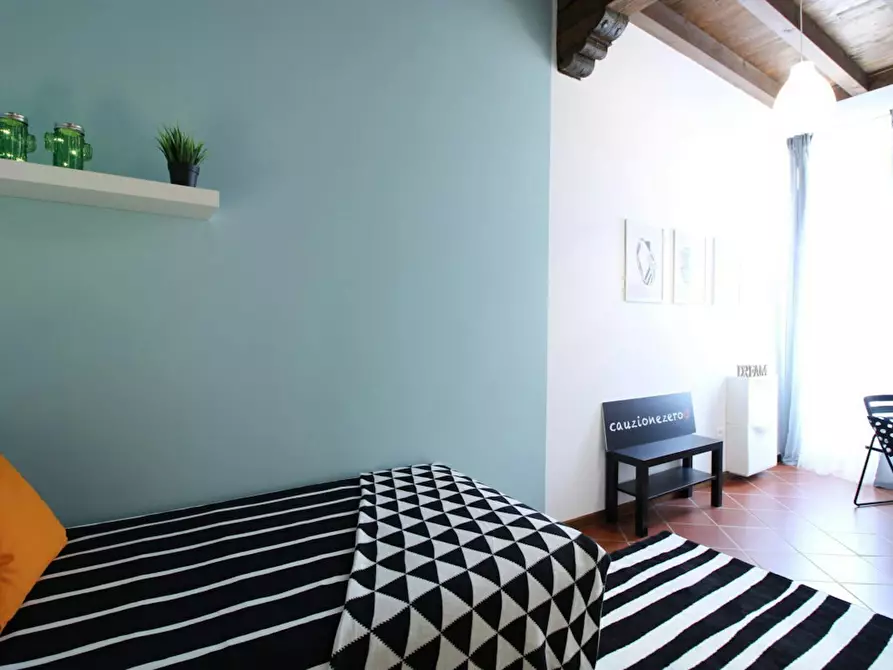 Immagine 2 di Camera in affitto  in Via Trieste a Brescia