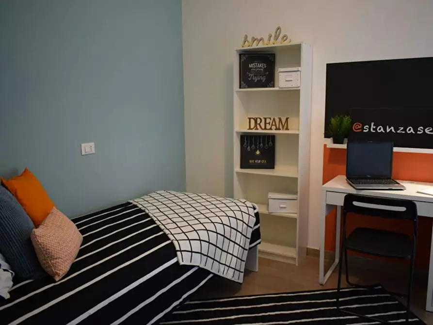 Immagine 2 di Camera in affitto  in Via Rocca d'Anfo a Brescia