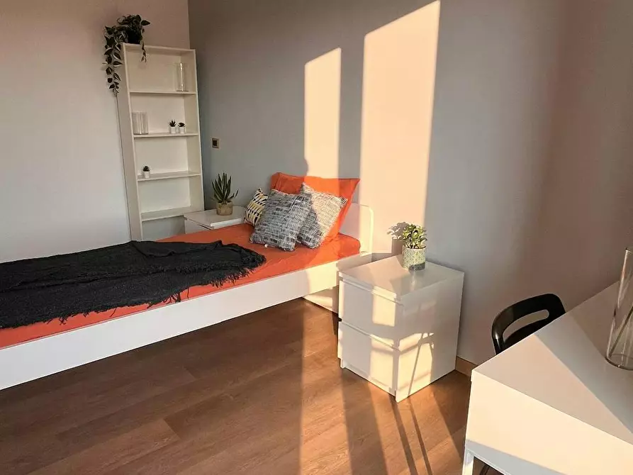 Immagine 5 di Camera in affitto  in Via Mantova a Brescia