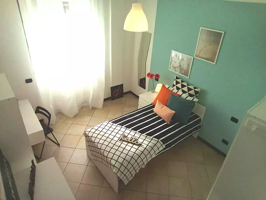 Immagine 2 di Camera in affitto  in Piazza Cesare Battisti a Brescia