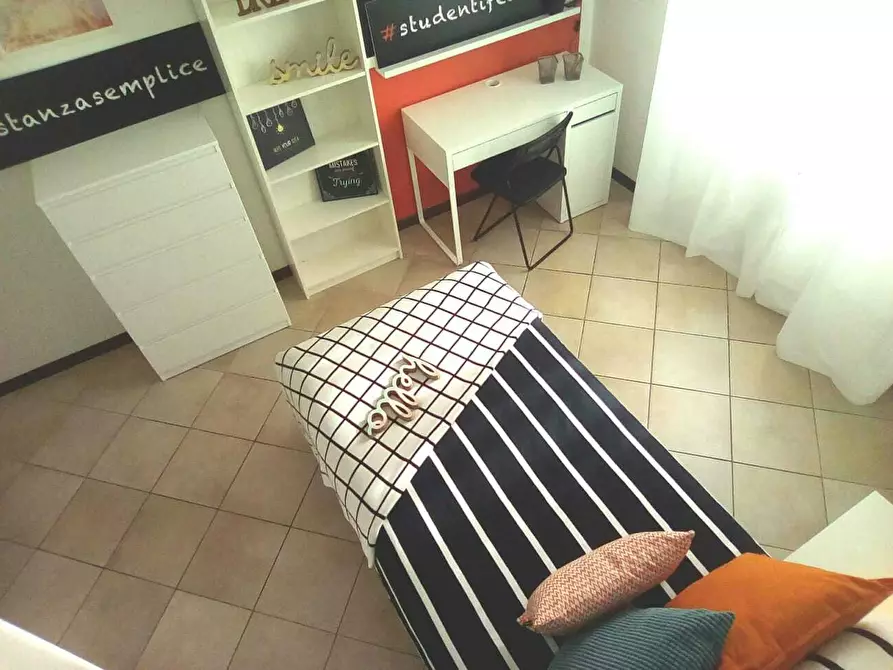 Immagine 5 di Camera in affitto  in Piazza Cesare Battisti a Brescia
