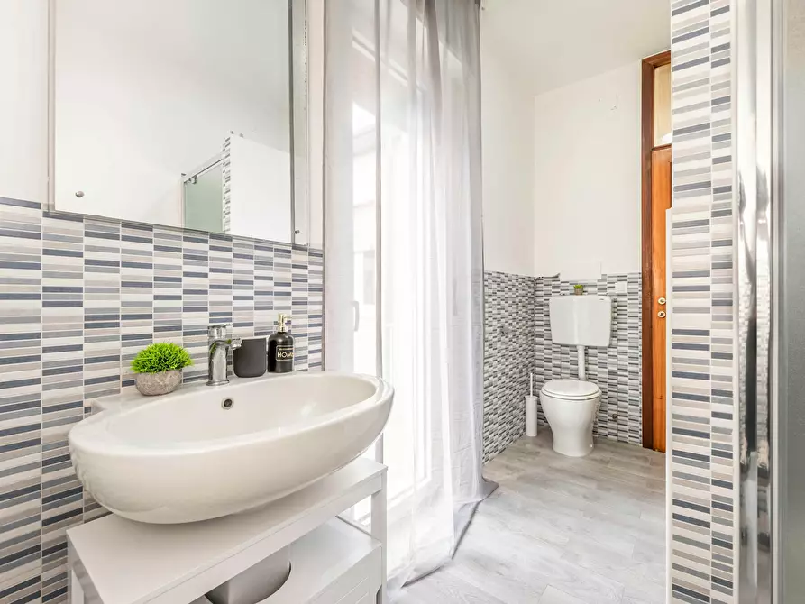 Immagine 9 di Camera in affitto  in Via Ognissanti a Padova