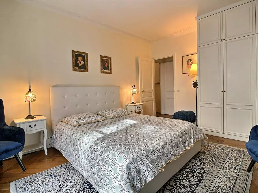 Immagine 10 di Appartamento in affitto  in Rue Jean Mermoz a Paris 08