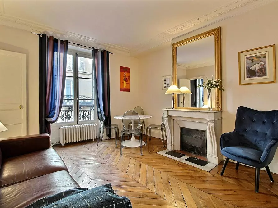 Immagine 1 di Appartamento in affitto  in Rue Jean Mermoz a Paris 08
