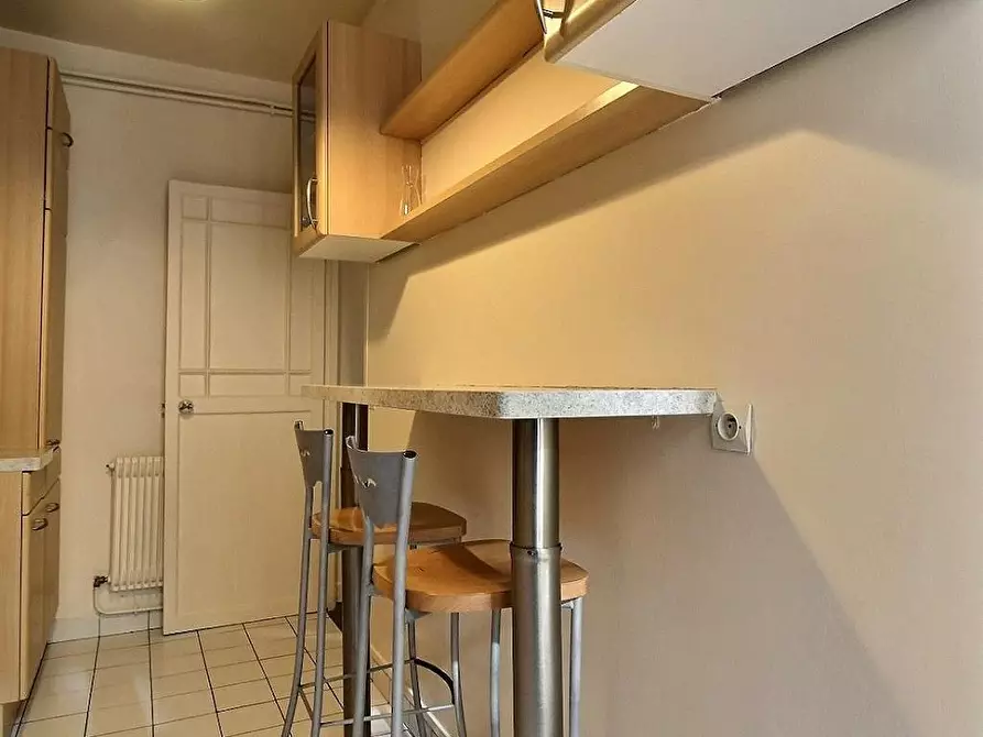 Immagine 9 di Appartamento in affitto  in Rue Jean Mermoz a Paris 08