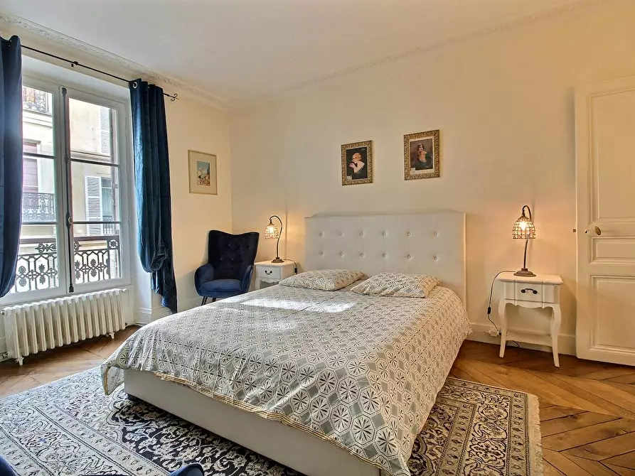 Immagine 2 di Appartamento in affitto  in Rue Jean Mermoz a Paris 08